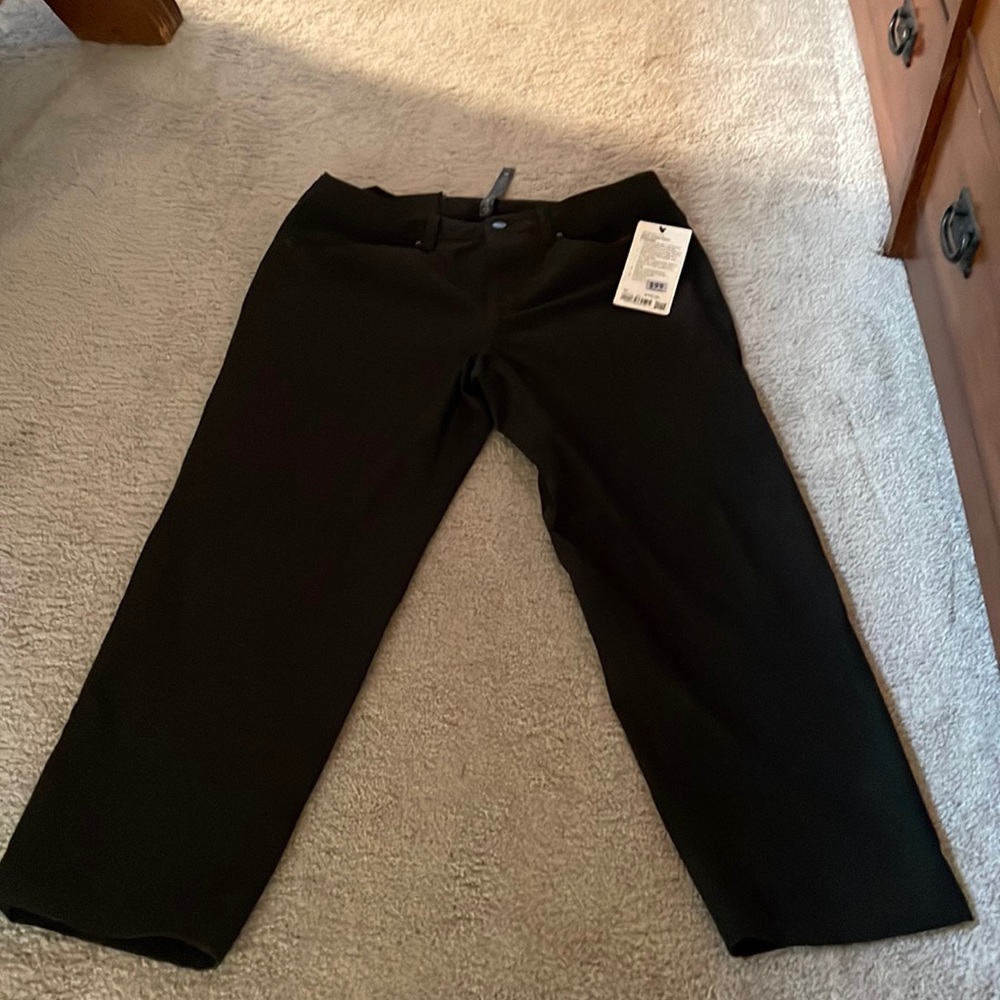 NWT Lululemon ABC Crop pant relaxed fit 34’ waist